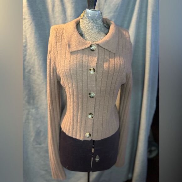 London Kaye Women's Tortoise Shell Button-Up Sweater - Carmel Cream - Medium - Picture 1 of 7